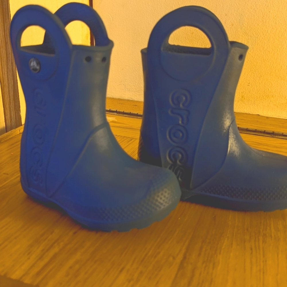 Crocs rain boots toddler size 7 c